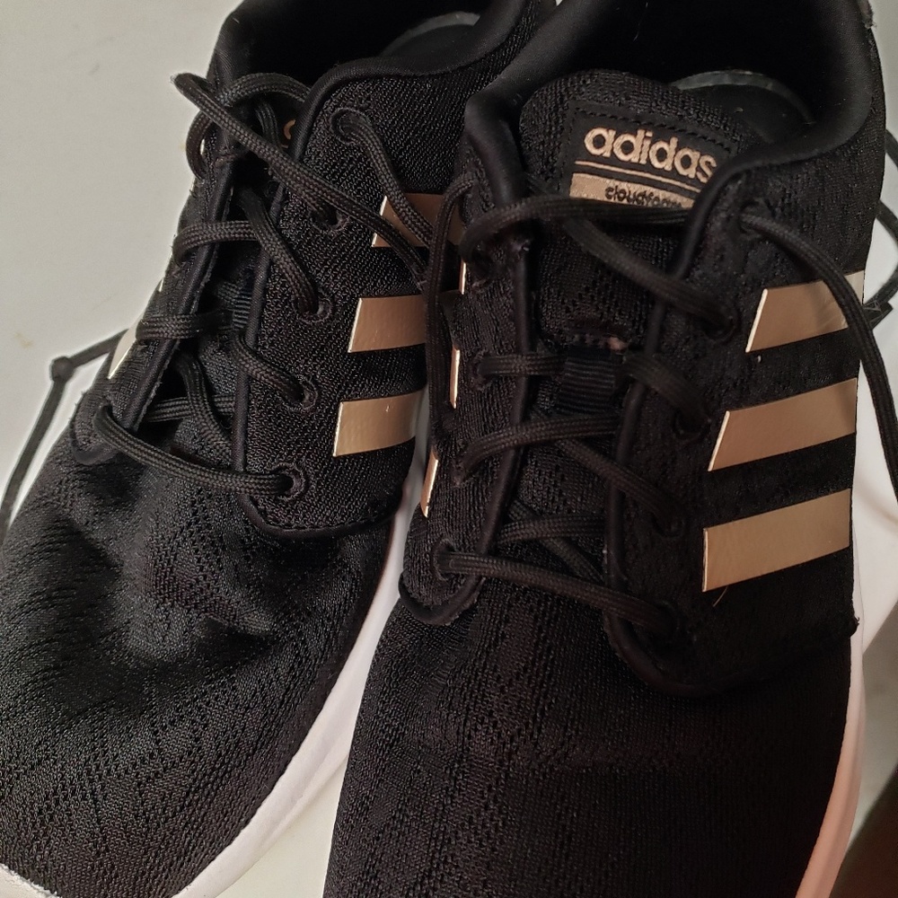 Adidas Cloudfoam shoes 9.5